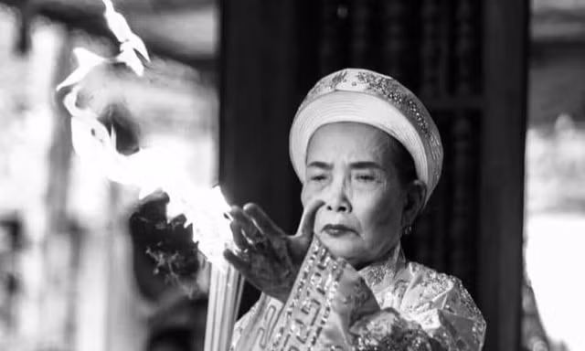 Vĩnh biệt Nghệ nhân nhân dân, đại lão đồng đền Phủ Dầy Trần Thị Duyên