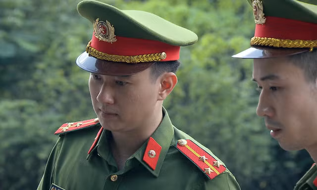 Diễn viên Anh Tuấn vào vai công an xã trong "Phố trong làng" trên sóng VTV1