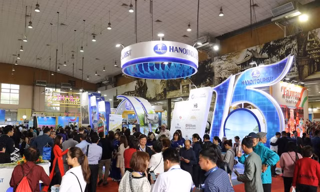 Nhiều cơ hội mua vé máy bay, tour khuyến mại tại VITM Hà Nội 2020