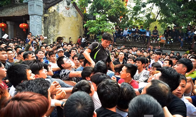 Tránh thương mại hóa khi phục dựng lễ hội ở Thủ đô