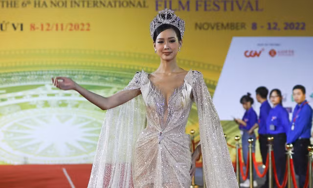 Dàn sao trên thảm đỏ bế mạc LHP quốc tế Hà Nội