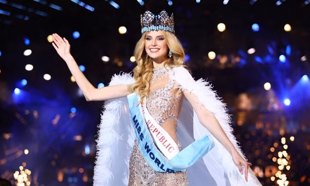 Tân Miss World Krystyna Pyszková: Nhan sắc nổi bật, học vấn cực đỉnh