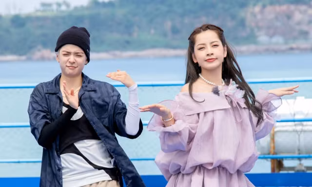 Nhờ show Hương Vị Trung Hoa, "thuyền" Chi Pu - Amber càng lúc càng đông