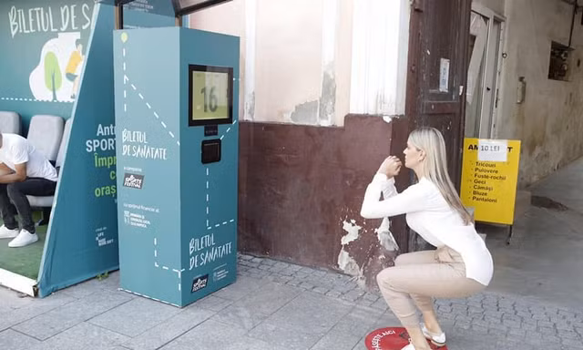 Squat 20 lần, người dân thành phố Cluj Napoca có ngay tấm vé sức khỏe đi xe buýt miễn phí