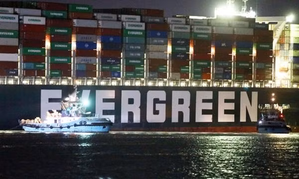“Giải cứu kênh đào Suez”: Tàu Ever Given "đã được giải phóng", nhưng… vẫn kẹt, vì sao vậy?