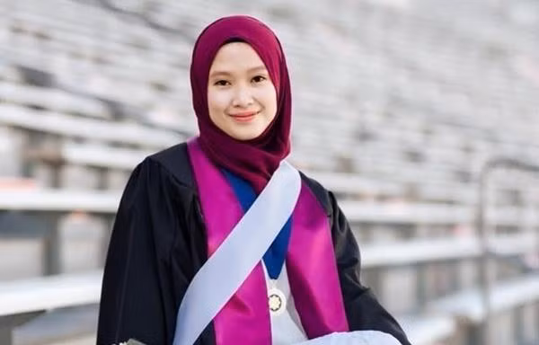 Nữ sinh châu Á xinh như hoa hậu đứng đầu khoa kỹ sư của đại học danh tiếng Virginia Tech