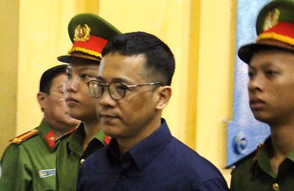 Ông Phan Thành Mai nói tại tòa sáng nay rằng ‘Lãi ngoài trả cho ông Trần Quý Thanh là vực thẳm cuốn VNCB vào vũng lầy’. Ảnh: Tân Châu