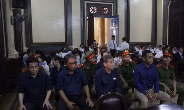Phiên tòa 'đại án' Hứa Thị Phấn sáng nay 22/10. Ảnh: Tân Châu