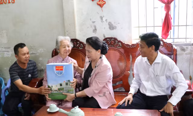 Chủ tịch Quốc hội Nguyễn Thị Kim Ngân thăm và làm việc tại Sóc Trăng