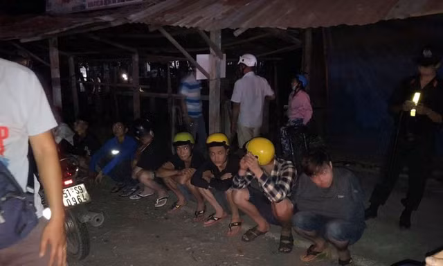 Khởi tố vụ thiếu tá CSGT bị ‘quái xế’ tông gãy chân