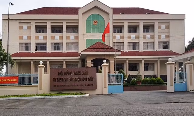 Khởi tố nguyên Phó chủ tịch quận liên quan đến sai phạm đất đai