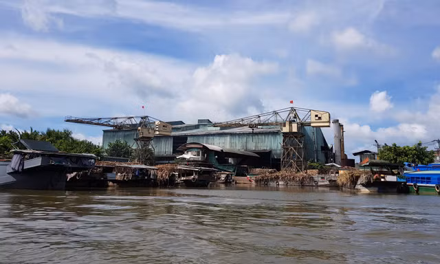 Vụ cả khúc sông ô nhiễm: Yêu cầu nhà máy đường ngừng hoạt động