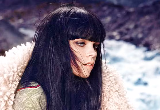 Meghan Collison hoang dại trên núi tuyết