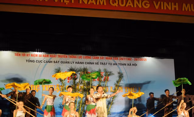Khai mạc Hội diễn nghệ thuật quần chúng lần thứ nhất
