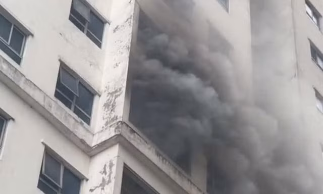 Hà Nội: Cháy căn hộ chung cư HH2A Linh Đàm