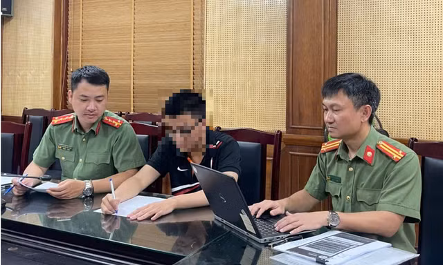 Công an Hà Nội khởi tố vụ thí sinh chụp ảnh đề thi đăng lên ứng dụng giải toán