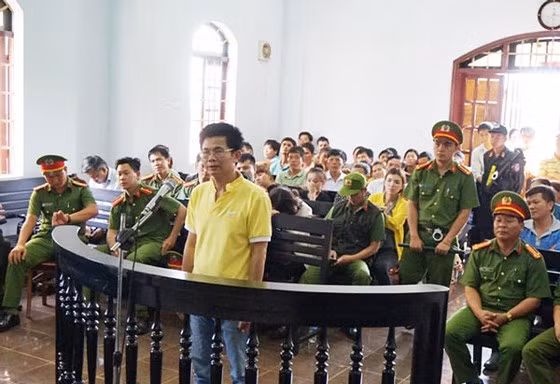 Vắng luật sư, phiên xét xử vụ ông Trần Minh Lợi phải tạm hoãn