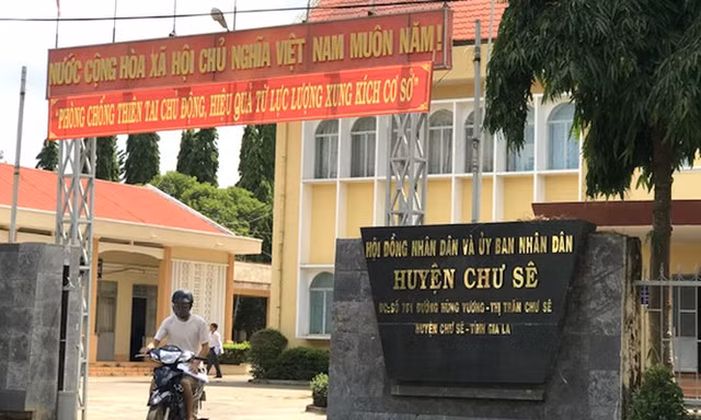 Trụ sở UBND huyện Chư Sê