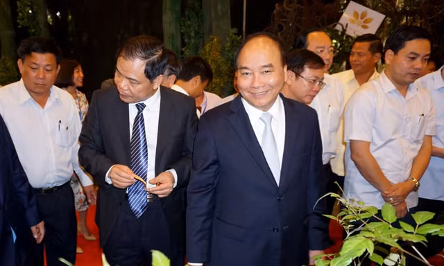 Thủ tướng Nguyễn Xuân Phúc tại hội nghị Đầu tư phát triển sâm Ngọc Linh và các dược liệu khác tại TP. Kon Tum.