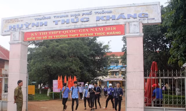 Điểm trường THPT Huỳnh Thúc Kháng nơi ông Mai Xuân Khiêm thi THPT Quốc gia
