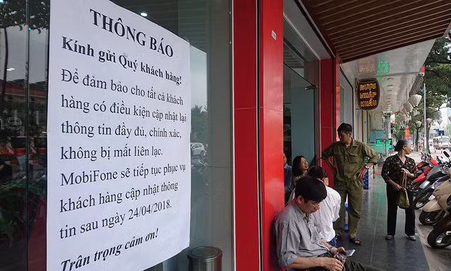 Mobifone, Vinaphone lùi thời hạn bổ sung thông tin sau ngày 24/4