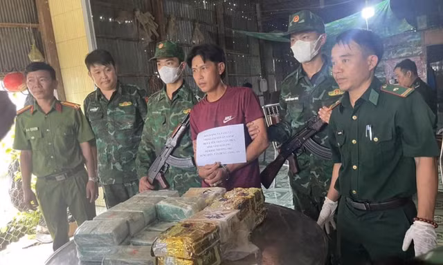 Bộ đội Biên phòng đấu tranh, thu giữ hơn 1,3 tấn ma túy