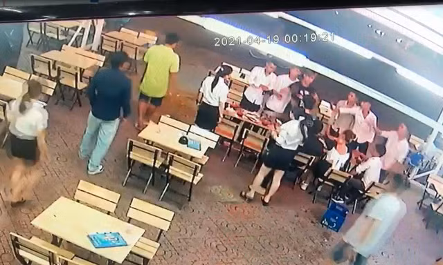 Quán nhậu xảy ra vụ việc.