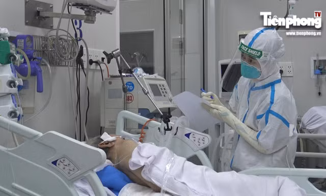 Bệnh nhân 'thập tử nhất sinh' vì COVID-19 xúc động gửi lời tri ân đến các y bác sĩ
