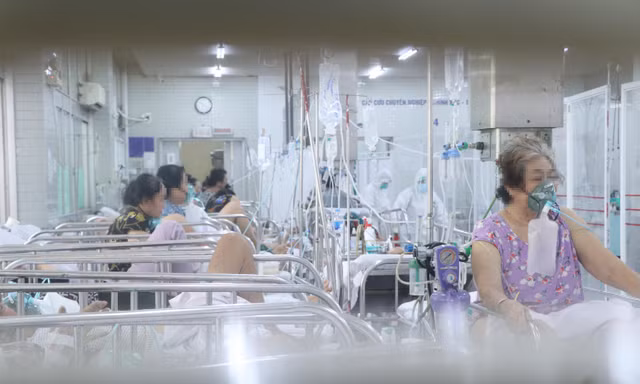 Những ngày qua, tình hình dịch bệnh COVID-19 trên địa bàn TPHCM vẫn diễn biến phức tạp, số lượng ca mắc mới mỗi ngày vẫn nằm ở mức 4 con số.