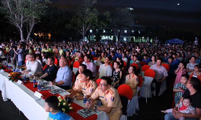 Toàn cảnh ngày hội. 