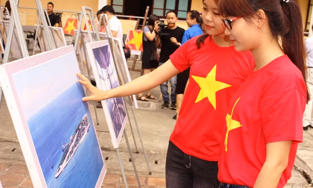 Tuổi trẻ Thừa Thiên Huế với biển, đảo quê hương