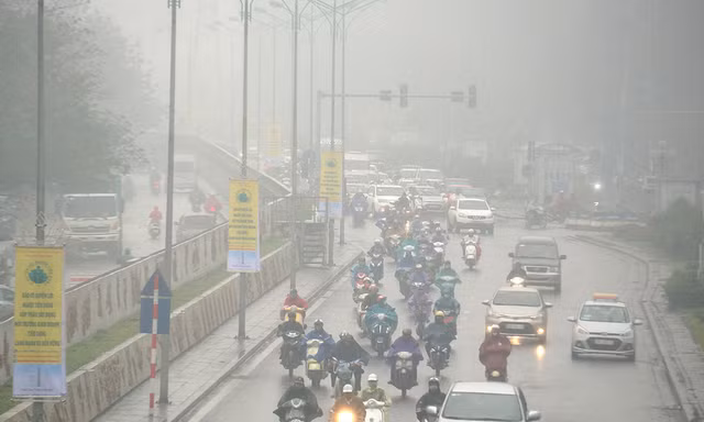 Cuộc sống người dân thủ đô trong mịt mù hơi nước