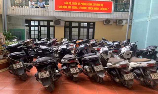 Triệt phá băng nhóm tiêu thụ xe gian, cho vay lãi nặng cực lớn ở Hà Nội