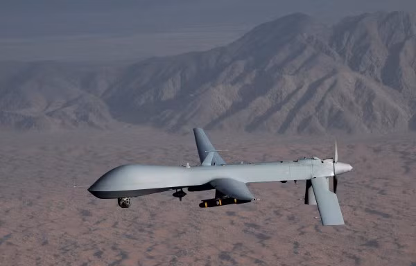 Một máy bay không người lái MQ-1 Predator (Ảnh: Reuters)