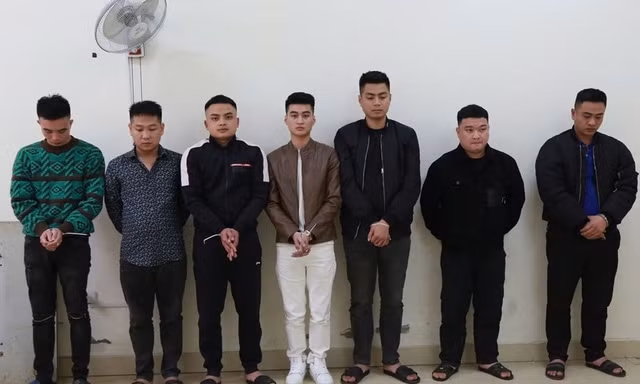 Bắt nhiều nhóm dân chơi tổ chức 'bay lắc' trong căn hộ chung cư
