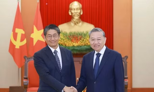 Tổng Bí thư Tô Lâm tiếp Đại sứ Nhật Bản tại Việt Nam Ito Naoki. (Ảnh: TTXVN)