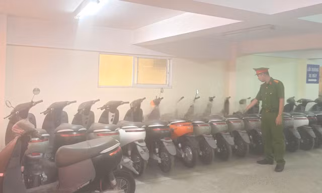 Triệt phá đường dây sản xuất, buôn bán xe máy điện giả