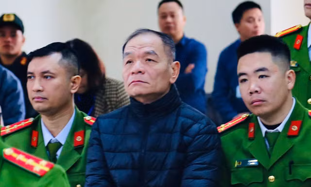 Bị cáo Lê Thanh Vân đề nghị toà triệu tập nguyên Bí thư Tỉnh ủy Quảng Ninh 