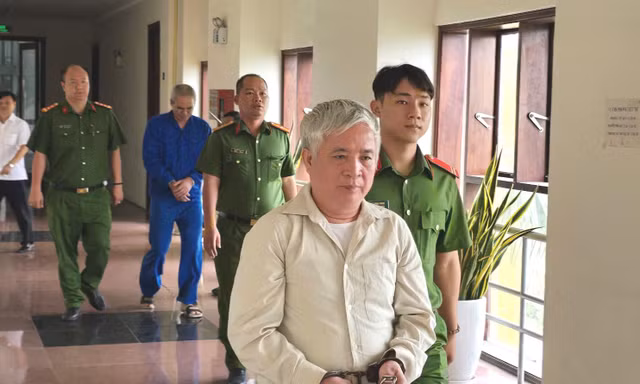 Được tại ngoại để hầu tra vẫn 'tranh thủ' đi lừa, tổng giám đốc bị phạt tù chung thân