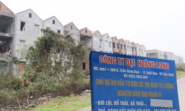 Cảnh hoang tàn khu đô thị 'quên' xây hạ tầng gần 20 năm