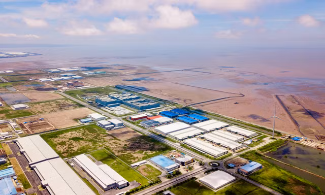 Đất công nghiệp hấp thụ cao kỷ lục
