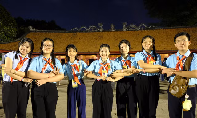 Cùng đại biểu 'Quốc hội trẻ em' trải nghiệm tinh hoa đạo học tại Văn Miếu - Quốc Tử Giám