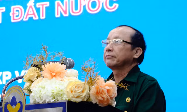 Thanh niên xung phong - những 'điểm tựa sống' trên tọa độ lửa
