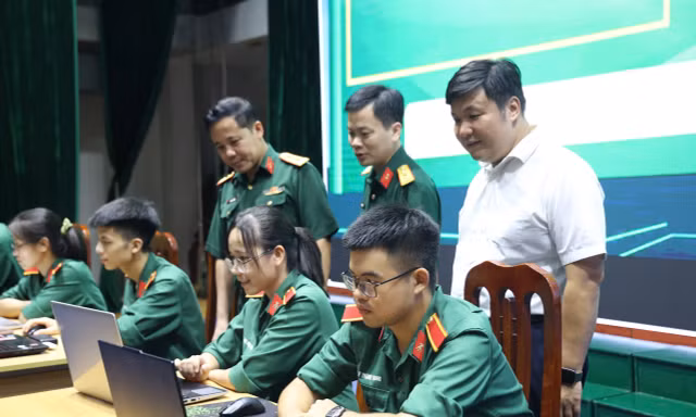 Sôi nổi cuộc thi tìm hiểu về truyền thống 80 năm của Quân đội