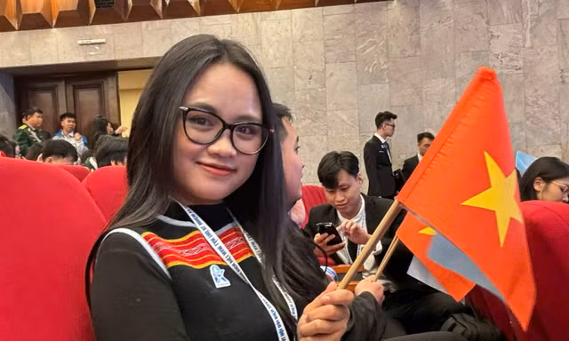 Cô gái Gié Triêng là 'bông hoa 5 tốt' của buôn làng Tây Nguyên