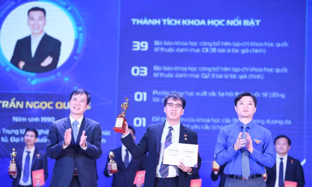 Tiến sĩ trẻ nuôi ước mơ từ làng biển