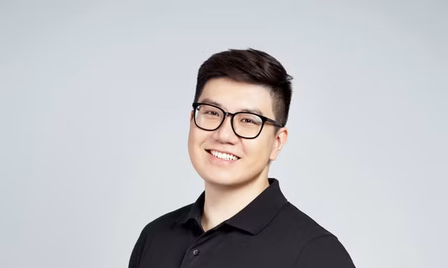 Chàng trai Hà Nội từ 'đội sổ' điểm tiếng Anh đến hai lần đạt IELTS 9.0 