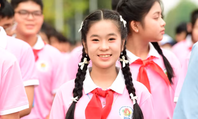 Nữ sinh 'Nhà sử học nhỏ tuổi' vinh dự đọc báo công dâng Bác