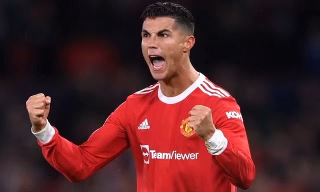 Vén màn bí mật vụ MU bất ngờ chiêu mộ Ronaldo