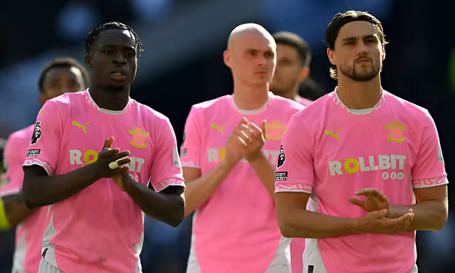Xác định đội đầu tiên rớt hạng ở Premier League